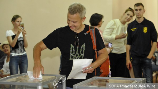 Политолог: США будут против планов Зеленского отменить выборы на Украине