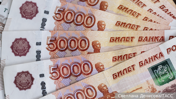 Путин подписал закон о переводе между своими счетами до 30 млн рублей без комиссии