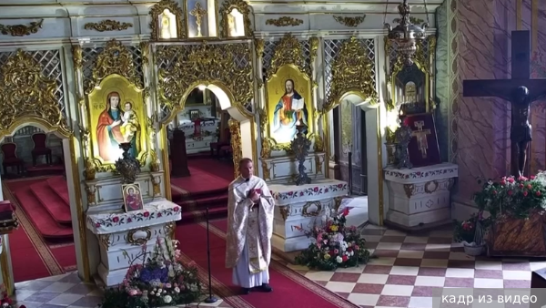 В Ужгороде священник помолился о примирении России и Украины