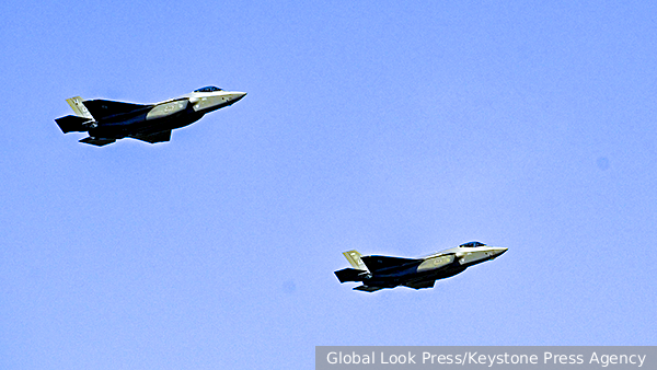Два F-35 коалиции США опасно сблизились с двумя Су-35 ВКС России в Сирии