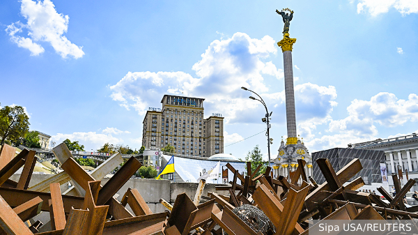 Кто и как спасает киевский режим от финансовой катастрофы