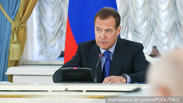 Медведев заявил о возможном появлении искусственных вирусов