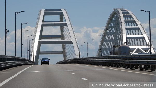 Украина повторно попыталась нанести удар по Крымскому мосту