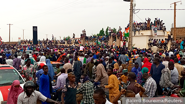 В мире: Начались переговоры об уходе французских войск из Нигера
