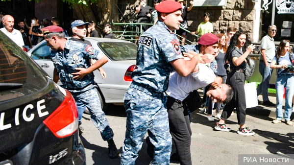В Ереване прошли массовые задержания протестующих