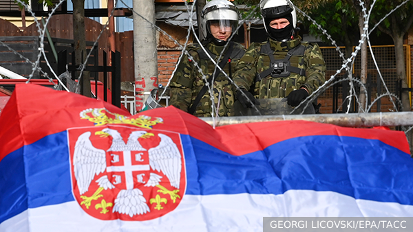 Армия Сербии перебросила бронемашины на границу с Косово