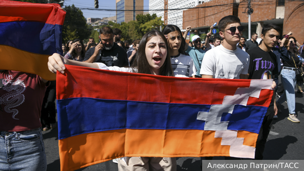 Политолог: Западному «десанту» приходится спасать Пашиняна от армян