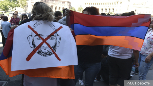 В Ереване оппозиция назвала дату, когда Пашинян должен уйти в отставку 