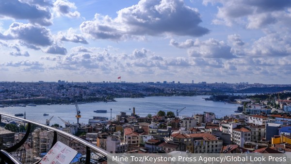 В Турции раскрыли схему обмана туристов в стамбульском баре 