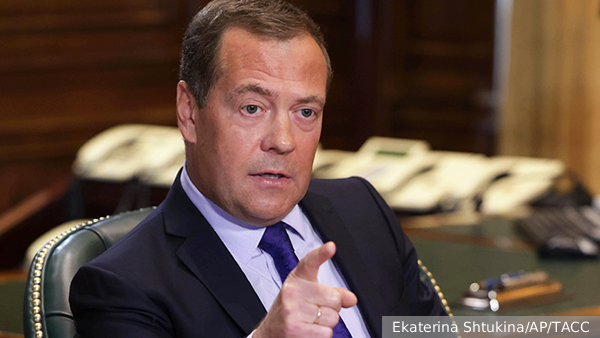 Медведев гневно высказался в адрес западных чиновников