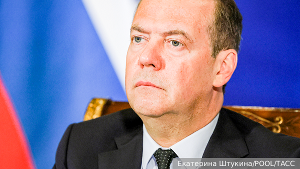 Медведев обратил внимание на две «приятные для Киева» новости
