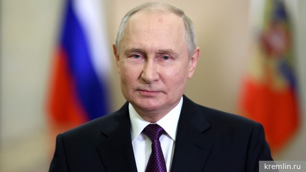Путин обещал расширять меры поддержки учителей