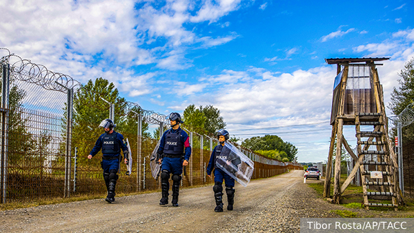 Орбан: Венгрия будет защищать границы от мигрантов и от брюссельских бюрократов