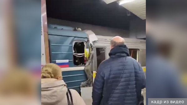 В метро Москвы столкнулись два поезда