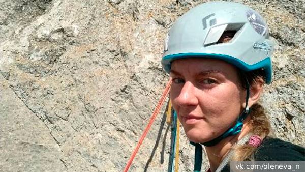 Российская альпинистка Оленева погибла после падения в расщелину в Непале