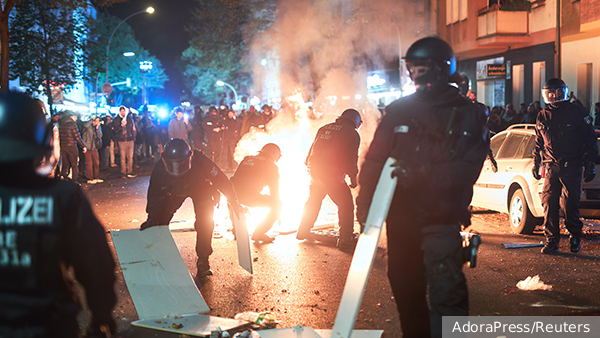 Участники пропалестинской акции в Берлине забросали полицию камнями