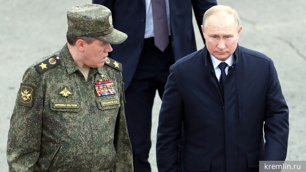 Путин посетил штаб Вооруженных сил в Ростове-на-Дону