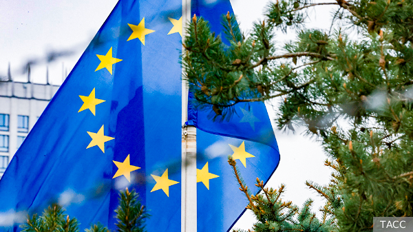 Политолог: Евросоюзу, в отличие от СССР, удастся избежать распада