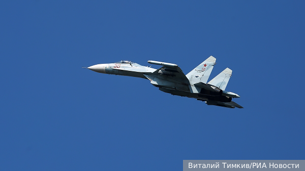 Российский Су-27 развернул от госграницы над Черным морем беспилотник США