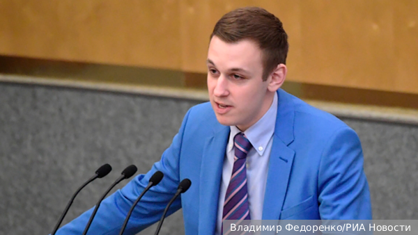Самый молодой депутат Госдумы Власов отреагировал на планы лишить его мандата за прогулы