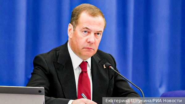 Медведев предсказал развал Евросоюза из-за Польши