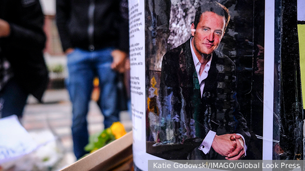NYT написала о скорби украинцев из-за смерти Мэттью Перри