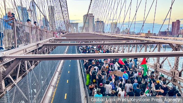 В Нью-Йорке подрались пропалестинские и произраильские протестующие