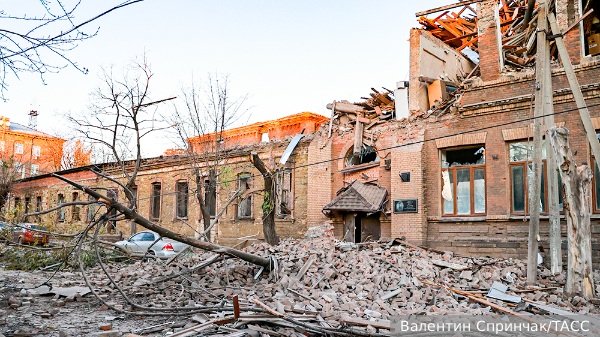 Небензя в СБ ООН показал фото с мест украинских обстрелов Донецка