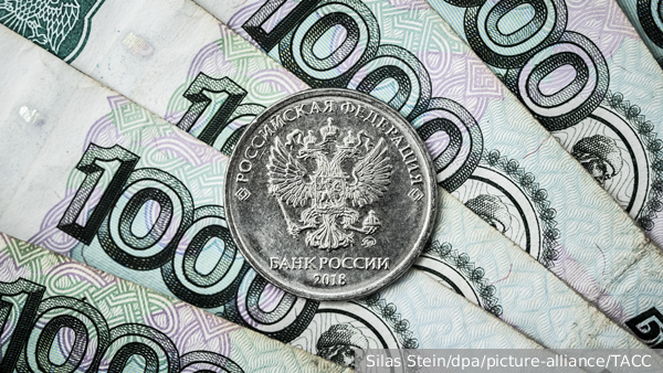 Глава ЦБ объяснила ослабление рубля летом 2023 года