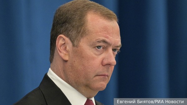 Медведев заподозрил корысть США в экспорте героина в Россию