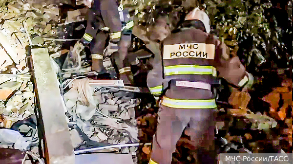 В Астрахани сообщили о поиске жильцов двух квартир обрушившегося дома