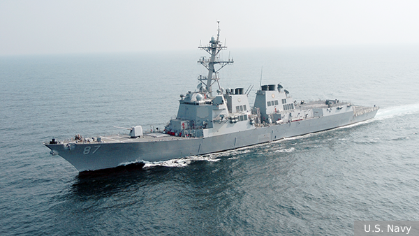 В сторону корабля США у берегов Йемена запустили две баллистические ракеты