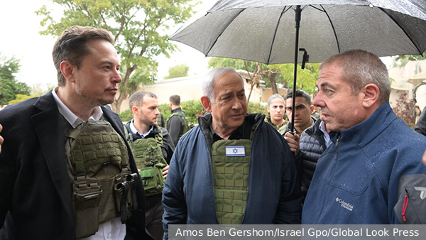 Илон Маск после упреков в антисемитизме посетил атакованный ХАМАС кибуц в Израиле