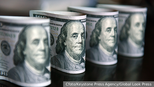 Спрогнозировано сильнейшее за год падение курса доллара к мировым валютам