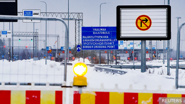 Финляндия установила двойной забор на границе с Россией