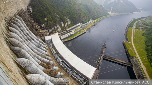 Двухмиллионный посетитель выставки «Россия» получил экскурсию на Саяно-Шушенскую ГЭС