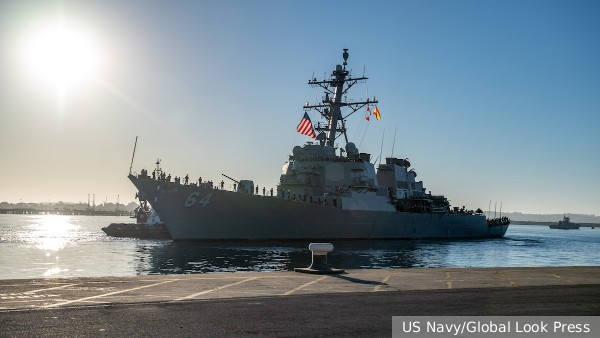 Эсминец ВМС США подвергся атакам БПЛА и ракет из Йемена