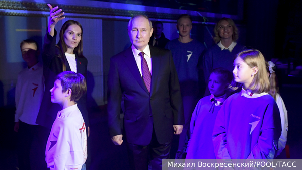 Путин впервые посетил выставку «Россия» на ВДНХ