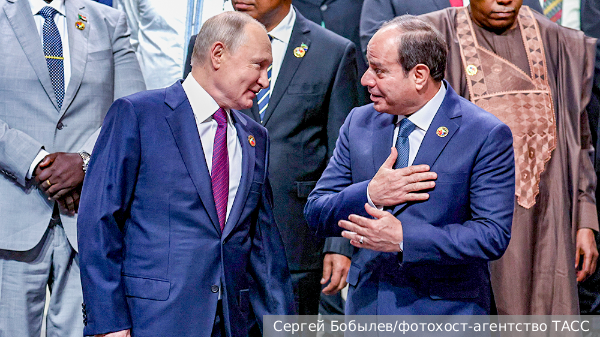 Путин и Ас-Сиси договорились добиваться прекращения огня в секторе Газа