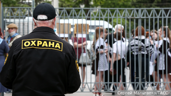 В Росгвардии назвали стоимость охраны всех школ в России 