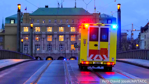 СМИ: Устроивший стрельбу в Праге сначала убил своего отца