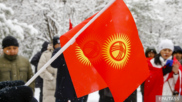 Киргизия сменила государственный флаг