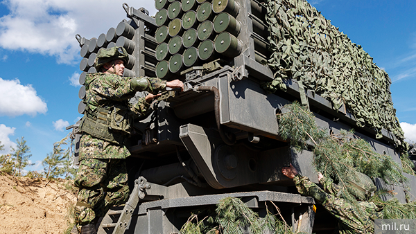 Военный эксперт назвал преимущества новой бикалиберной РСЗО «Возрождение»