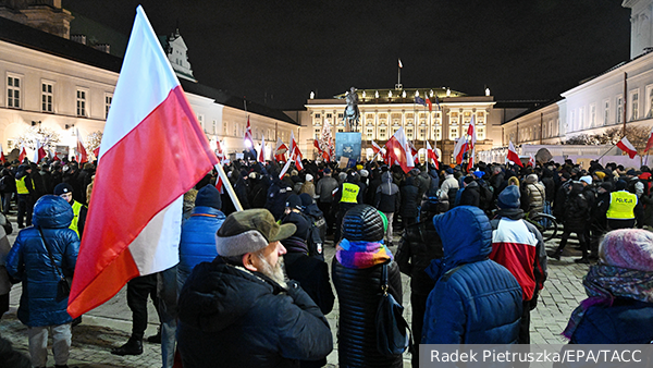 Эксперт объяснил протесты в Польше после ареста экс-главы МВД