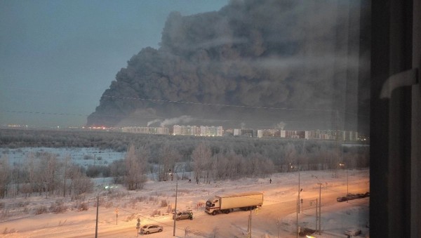 Площадь пожара на складе Wildberries в Петербурге достигла 50 тыс. кв. м