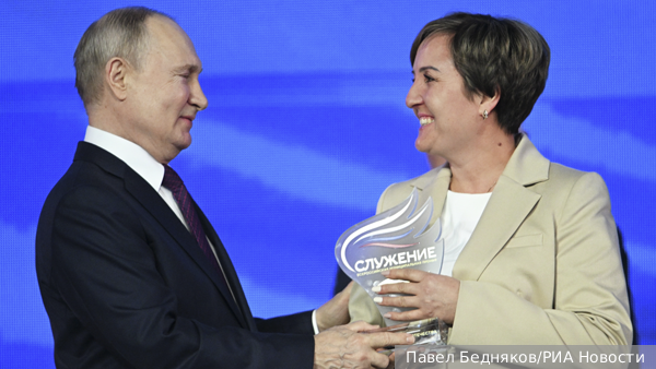 Путин вручил премию «Служение» муниципальной чиновнице из Башкирии