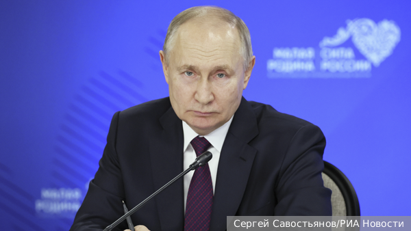 Путин счел угрозой безопасности России депортацию русских из Прибалтики