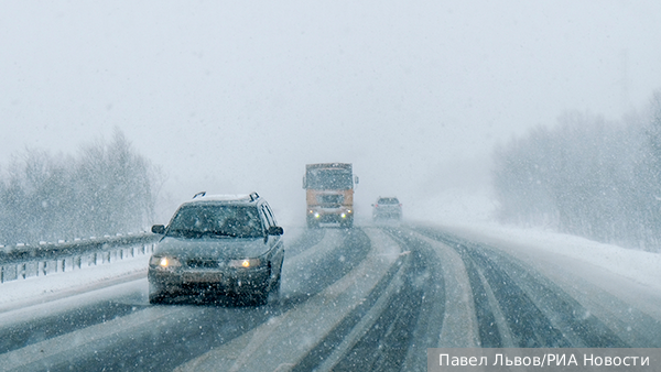 Автомобилистов предупредили о сильных снегопадах на дорогах России