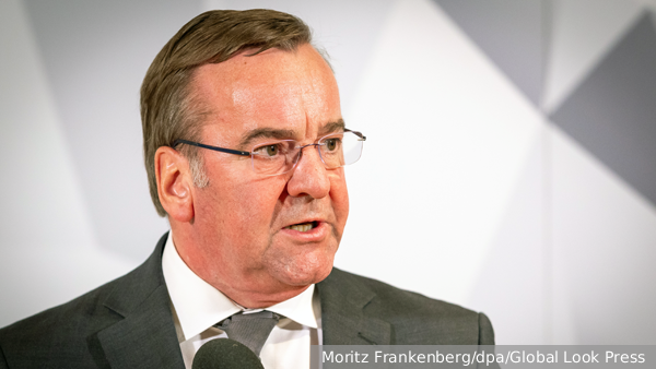 Министр обороны Германии призвал страну вооружаться