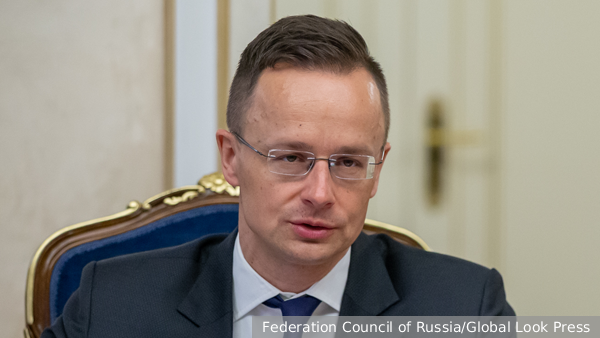 Глава МИД Венгрии получил угрозы с Украины перед визитом в Ужгород